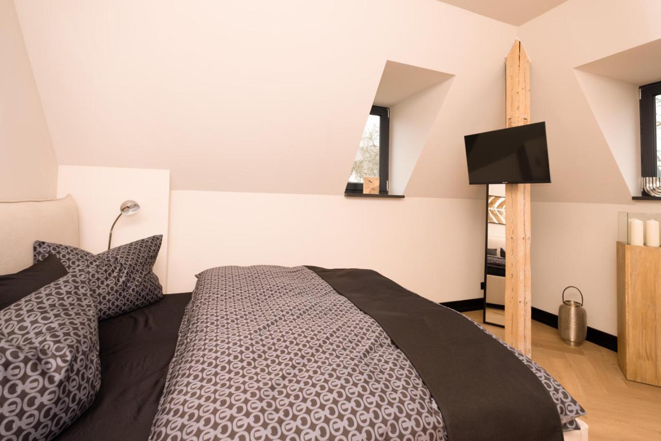 Apartment * Stadtvilla * * Aussergewoehnlich * 2 Zimmerwohnung * Zentrumsnah Plauen
