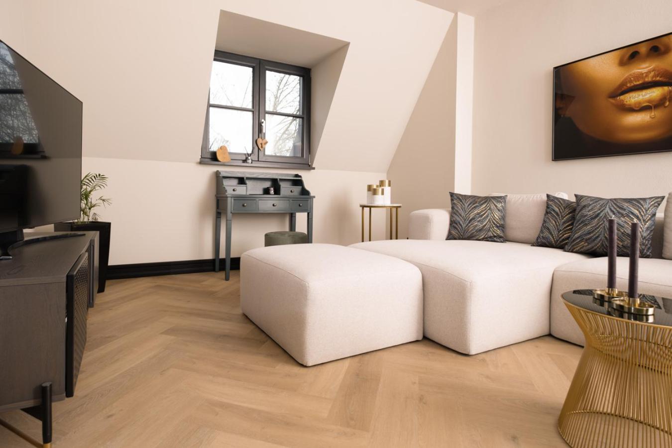 * Stadtvilla * * Aussergewoehnlich * 2 Zimmerwohnung * Zentrumsnah Plauen